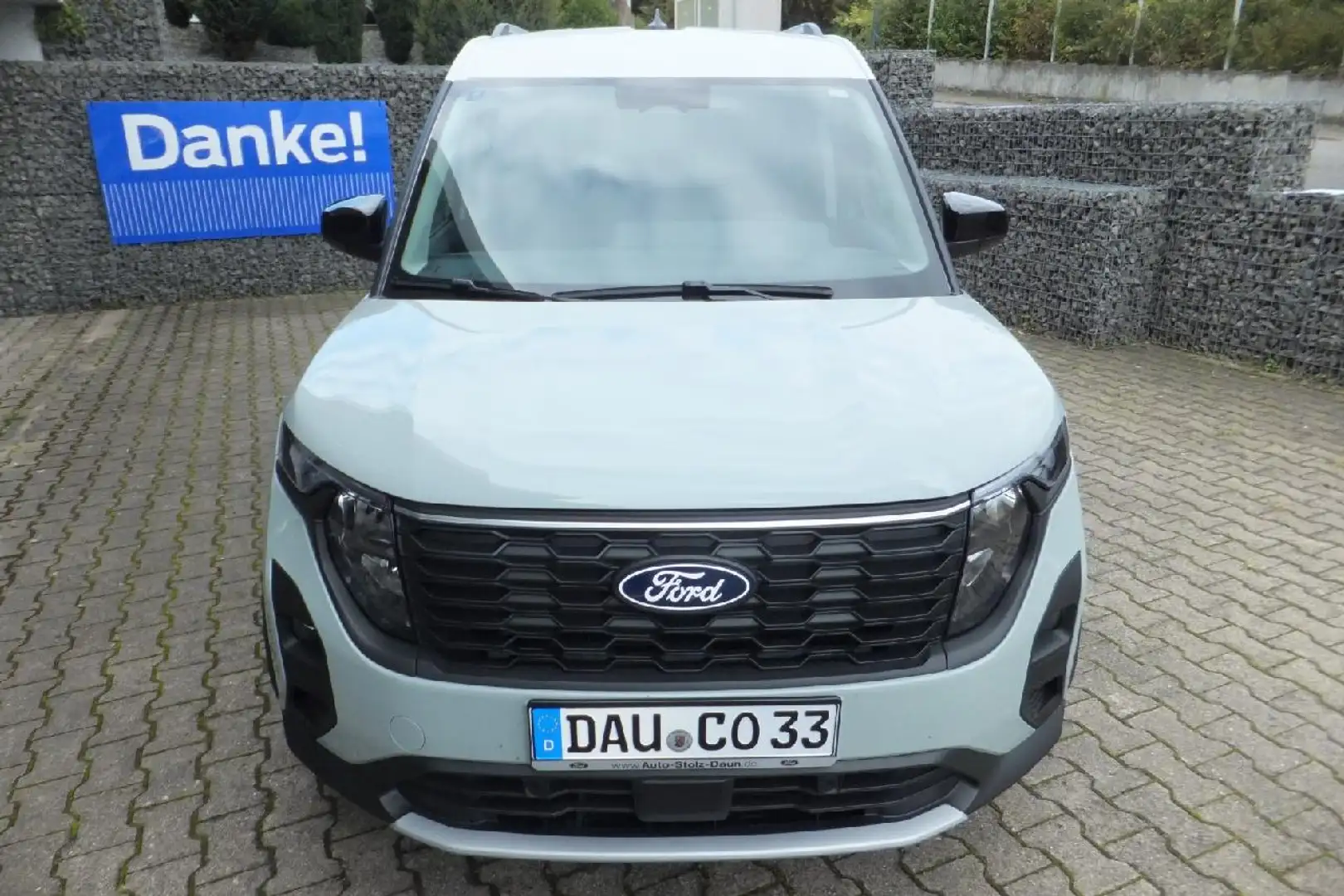 Ford Tourneo Courier Active Grün - 2