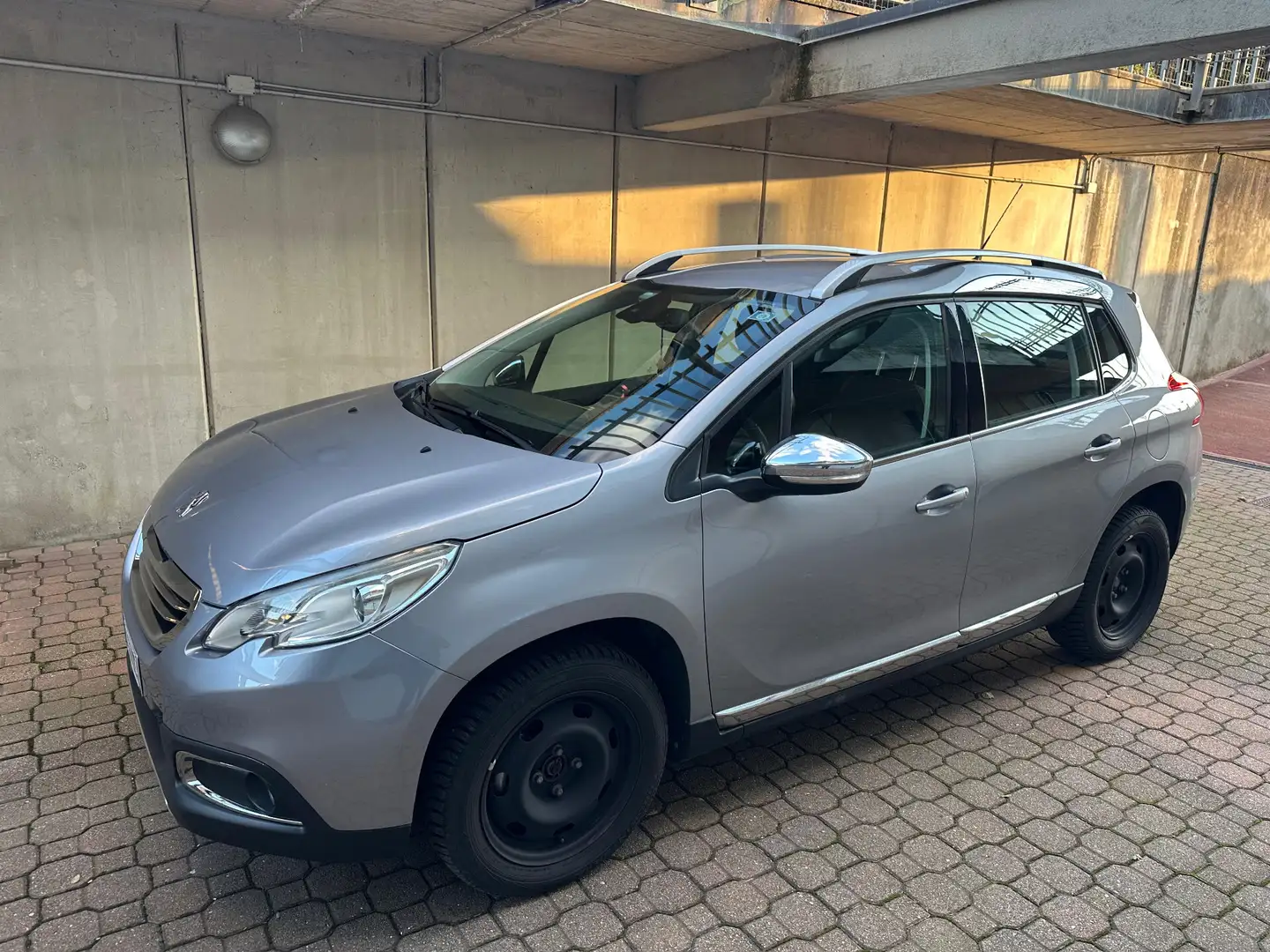 Peugeot 2008 PureTech Turbo 130 S&S Allure Gris - 1