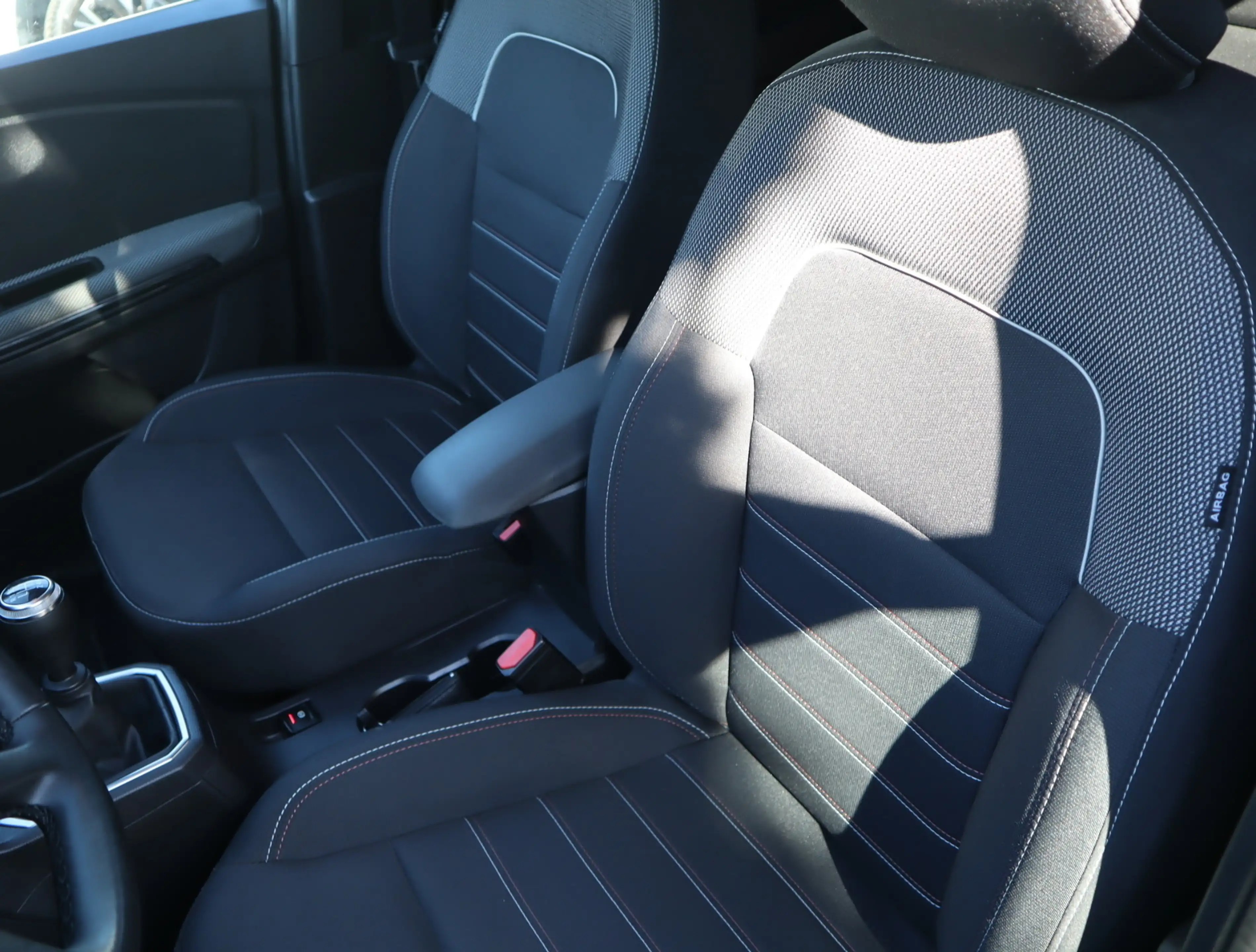 Dacia Jogger Extreme+ TCe 110 — photo 15