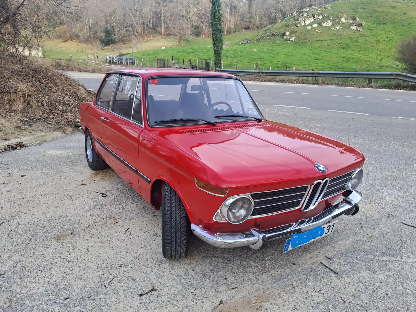BMW 2002 Красный - 1