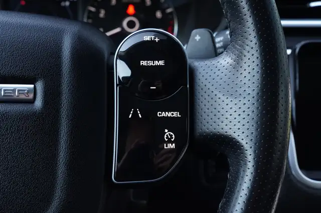 Land Rover Range Rover Velar view 14