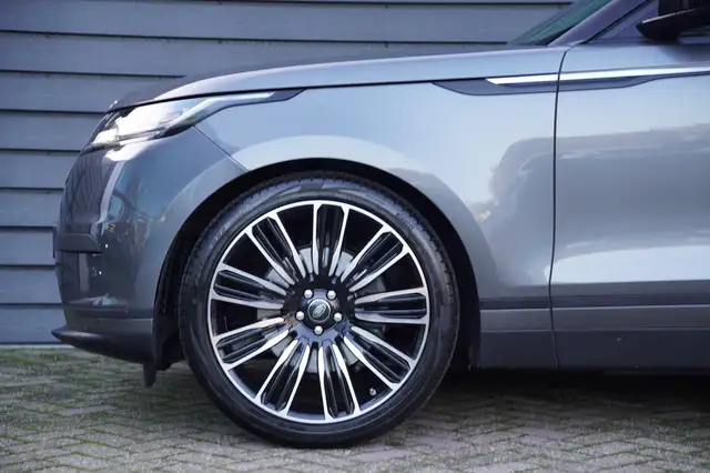 Land Rover Range Rover Velar view 6
