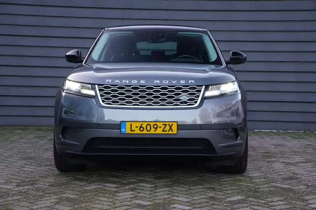 Land Rover Range Rover Velar view 11