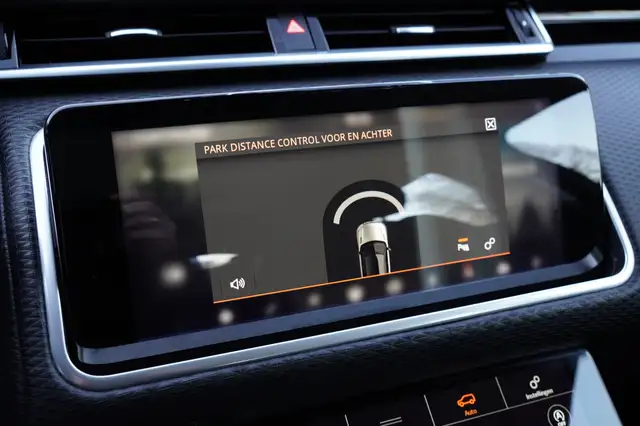 Land Rover Range Rover Velar view 20