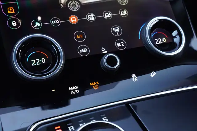 Land Rover Range Rover Velar view 18