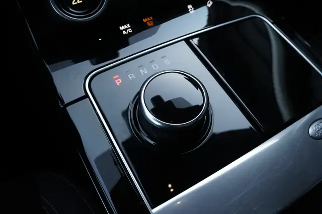 Land Rover Range Rover Velar view 24