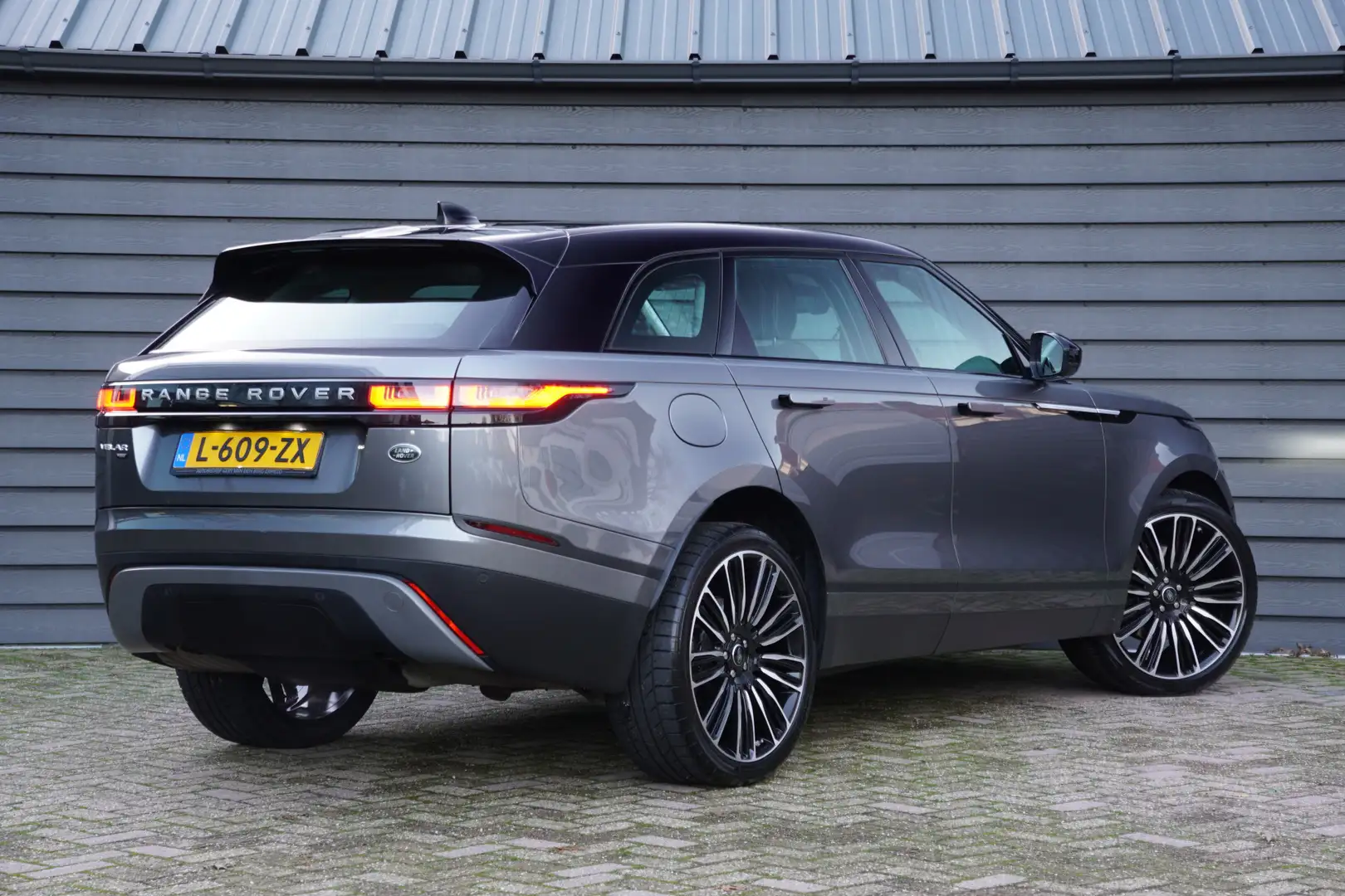 Land Rover Range Rover Velar 3.0 V6 SC AWD R-Dynamic - PANODAK - LEDER - LUCHTV Grigio - 2