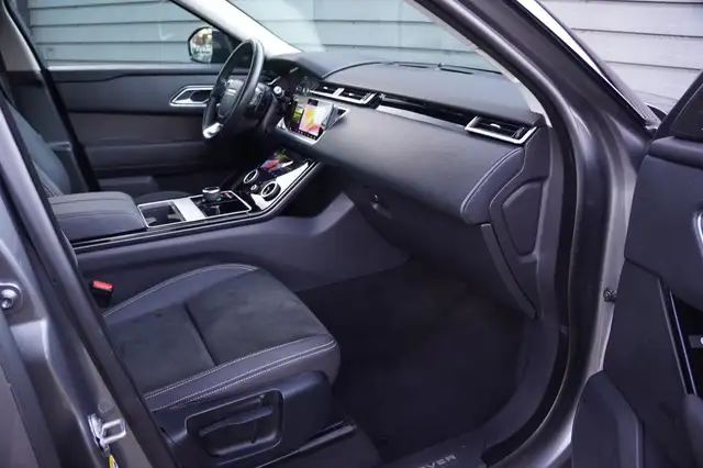 Land Rover Range Rover Velar view 12