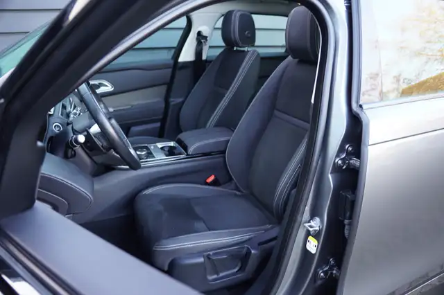 Land Rover Range Rover Velar view 17