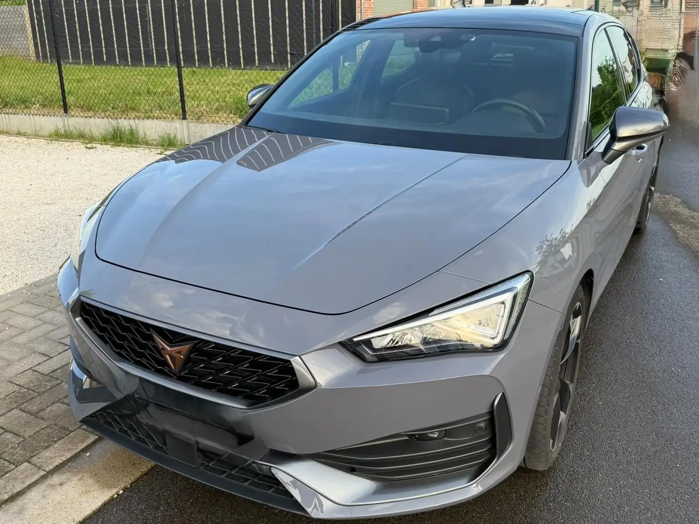 CUPRA Leon Leon 1.5 eTSI MHEV DSG Grijs - 1