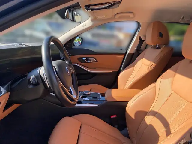 BMW 3 Series view 7