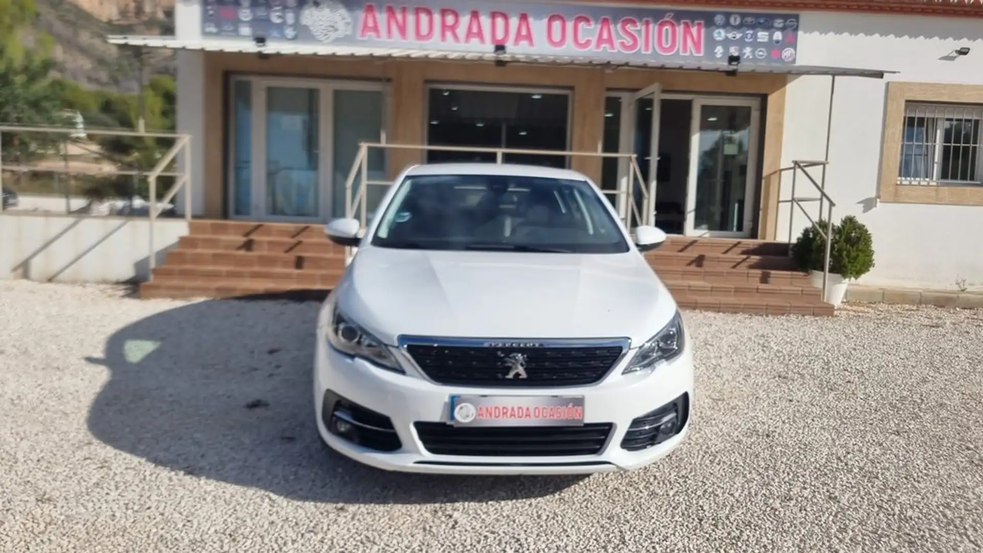 Peugeot 308 5p Active Pack PureTech 110 S&S Weiß - 1