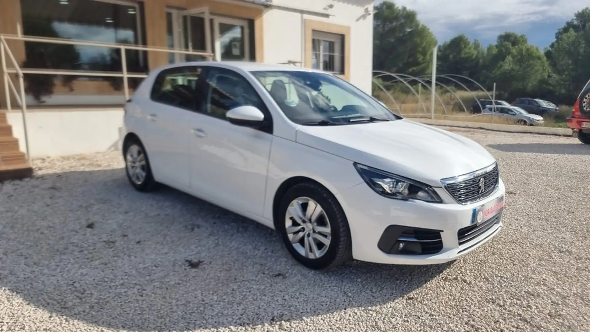 Peugeot 308 5p Active Pack PureTech 110 S&S Weiß - 2