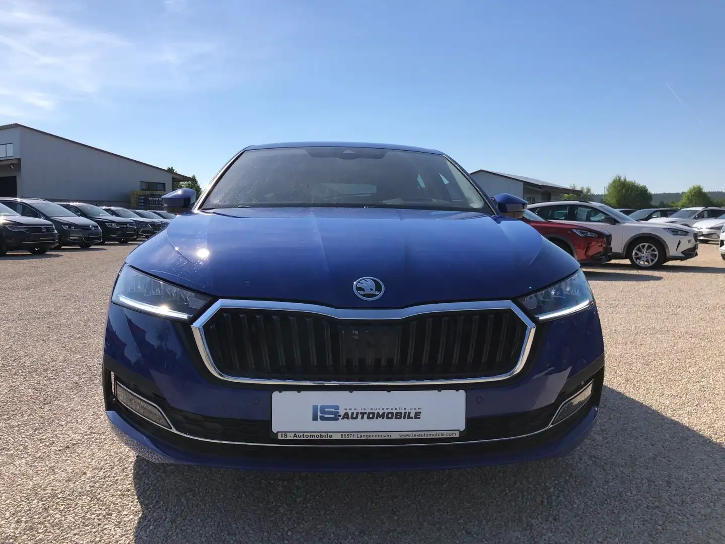 Skoda Octavia Lim. First Edition,NAVI,LED,GRA,SHZ,AHK - 2