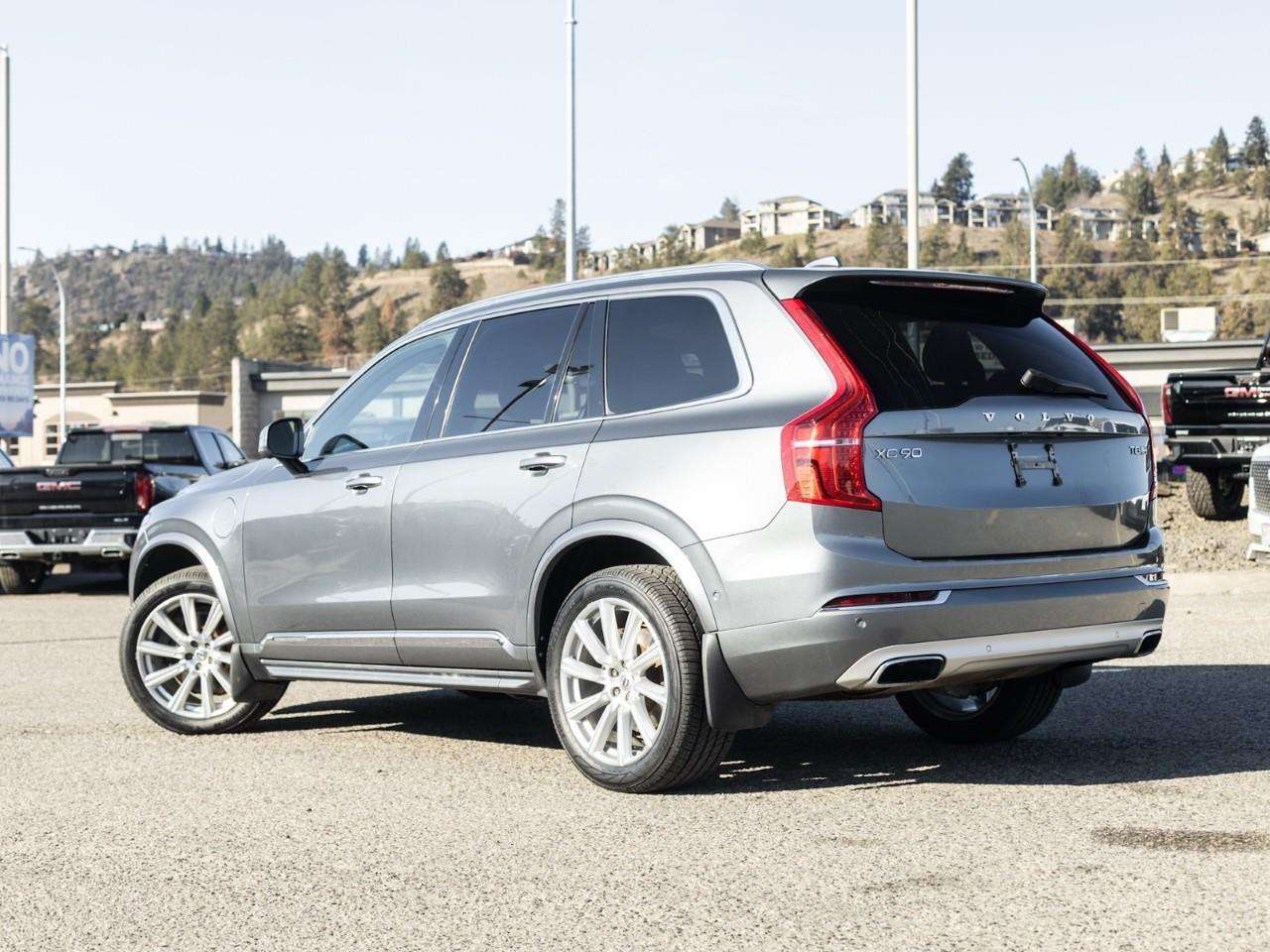 2016 Volvo XC90 T8 PHEV Inscription alt 4