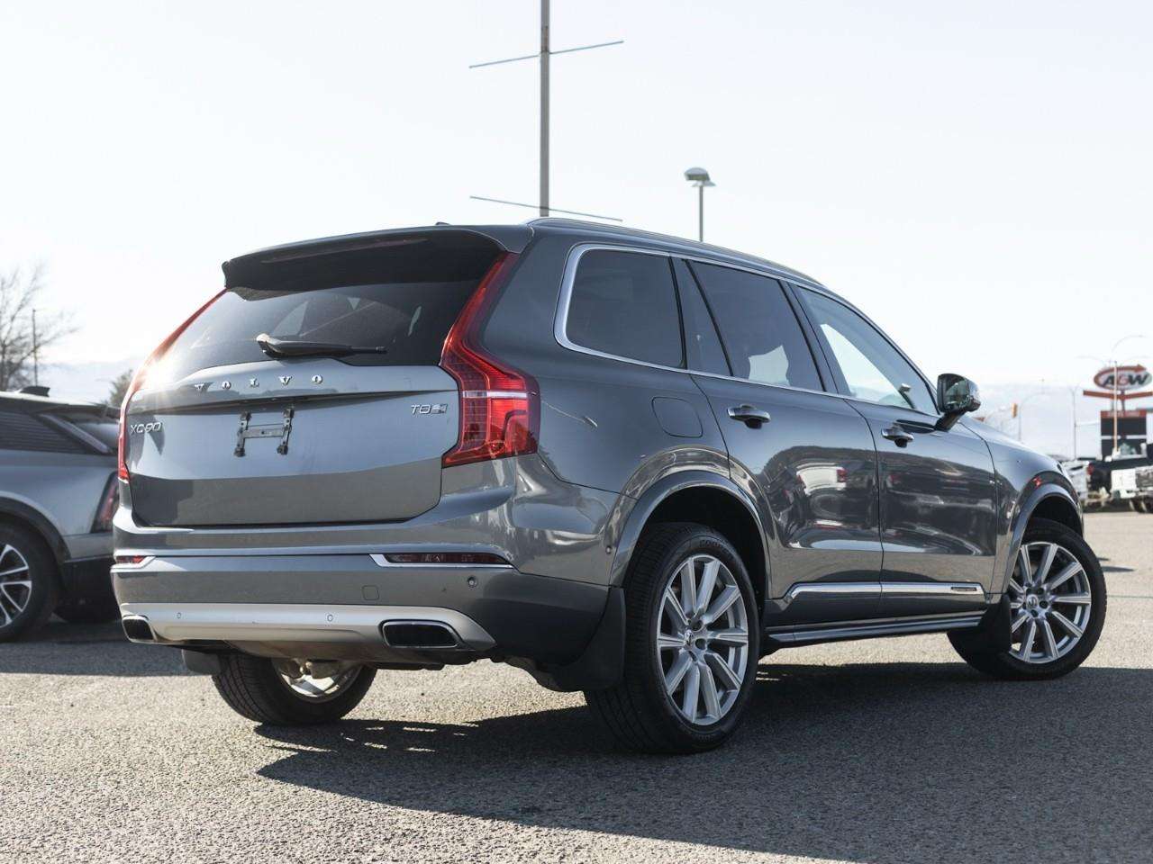 2016 Volvo XC90 T8 PHEV Inscription thumb 10