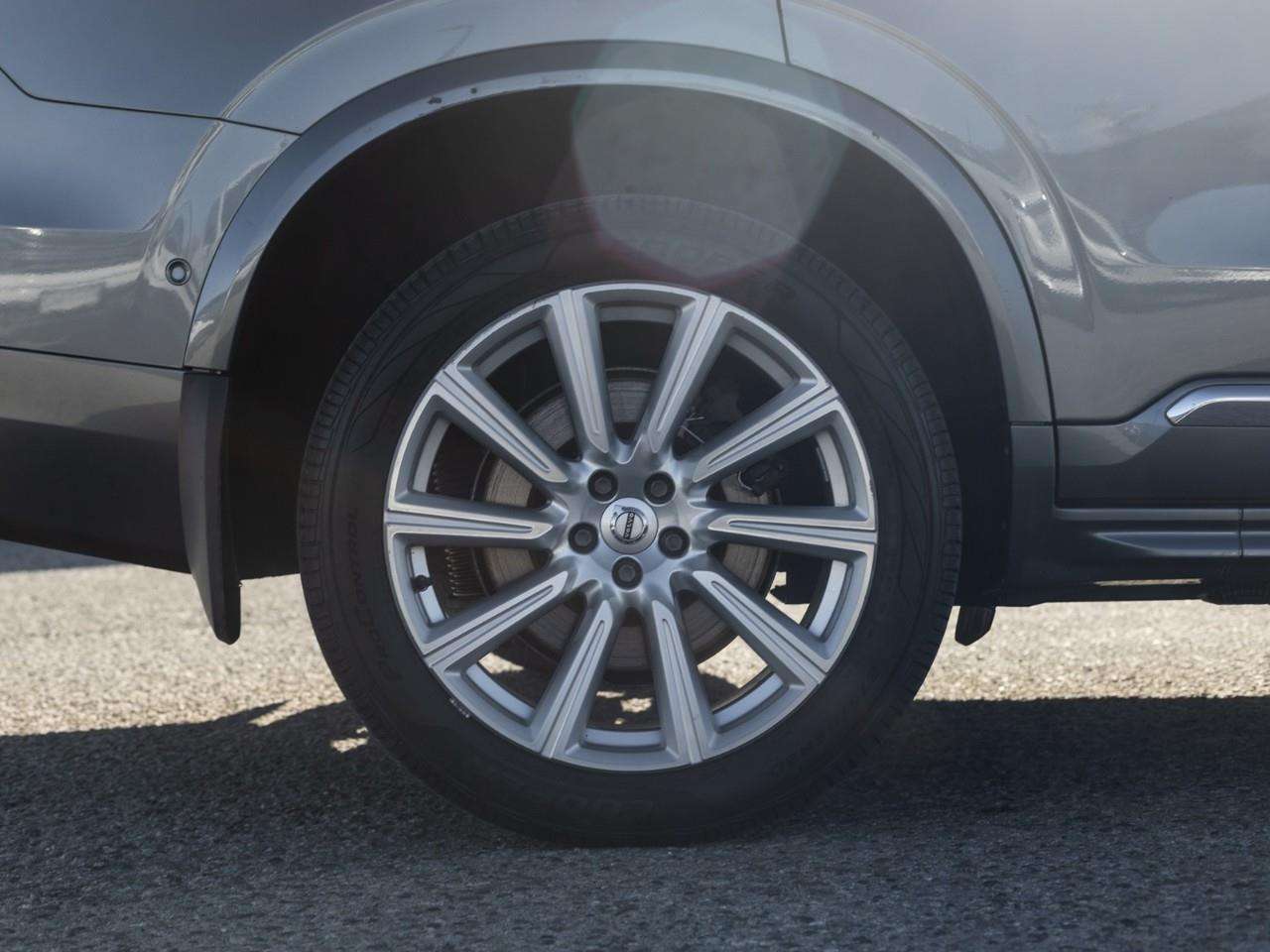 2016 Volvo XC90 T8 PHEV Inscription thumb 13