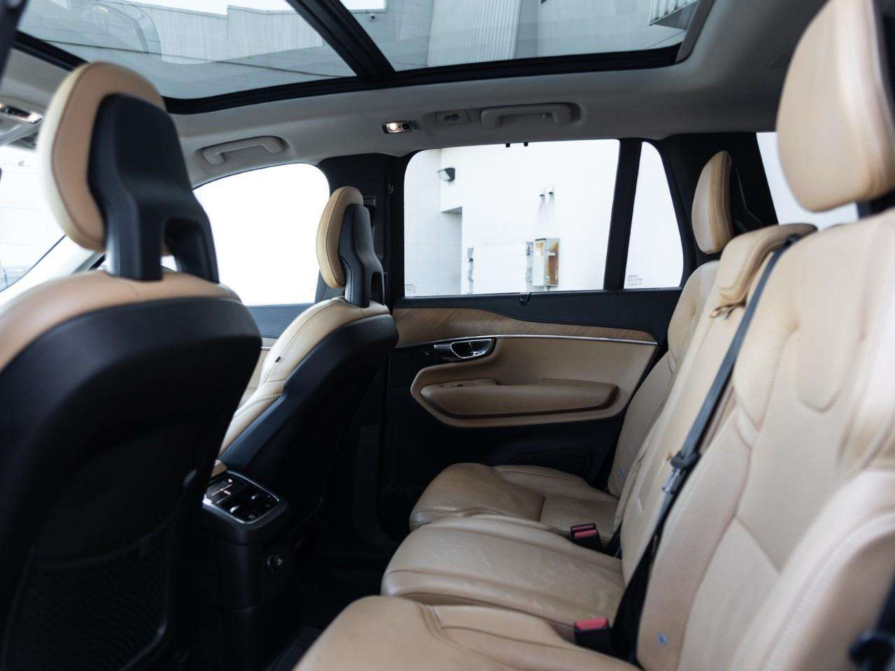 2016 Volvo XC90 T8 PHEV Inscription thumb 31