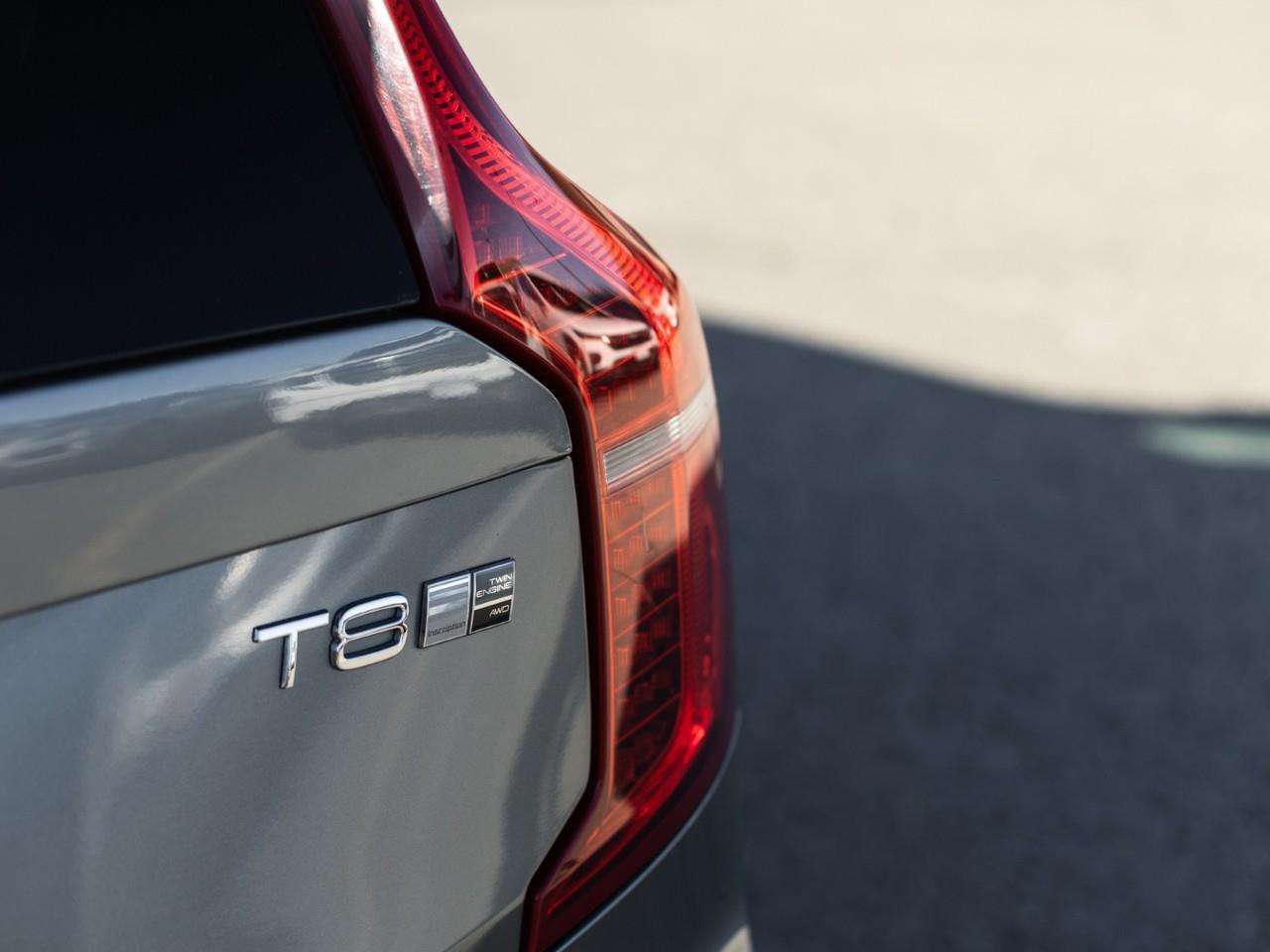 2016 Volvo XC90 T8 PHEV Inscription thumb 8