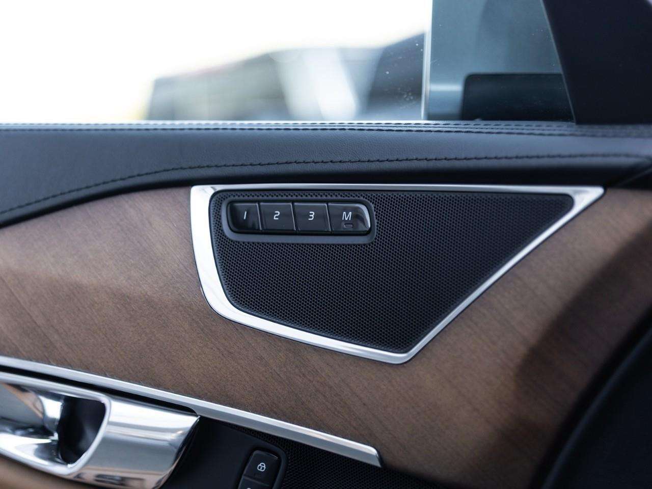 2016 Volvo XC90 T8 PHEV Inscription thumb 17