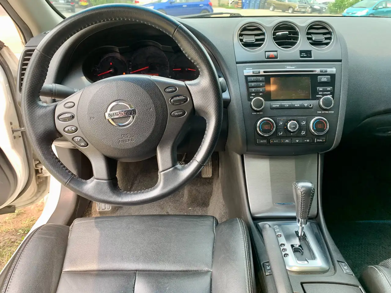 Nissan Altima fotografie Nissan Altima