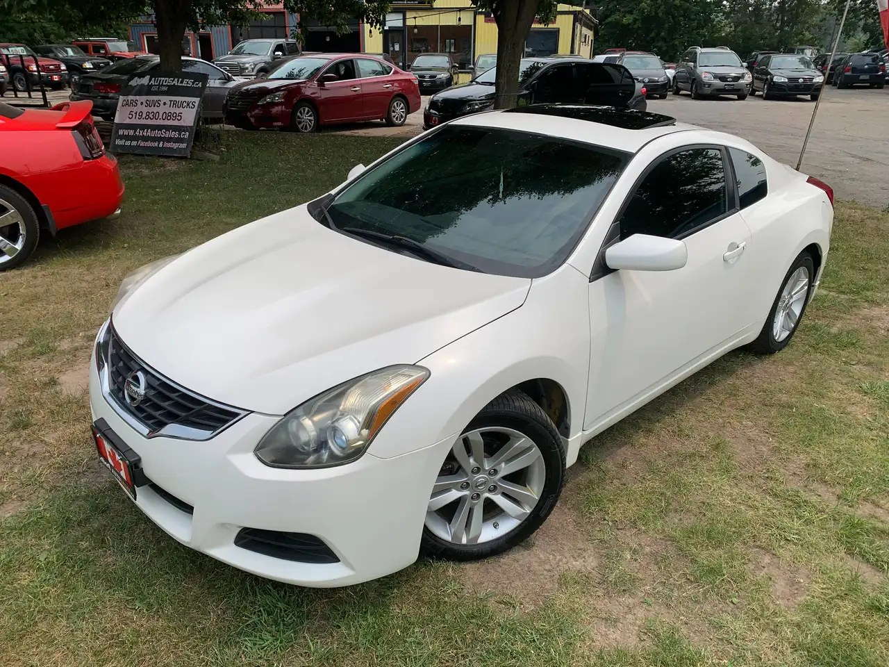 Nissan Altima fotografie Nissan Altima
