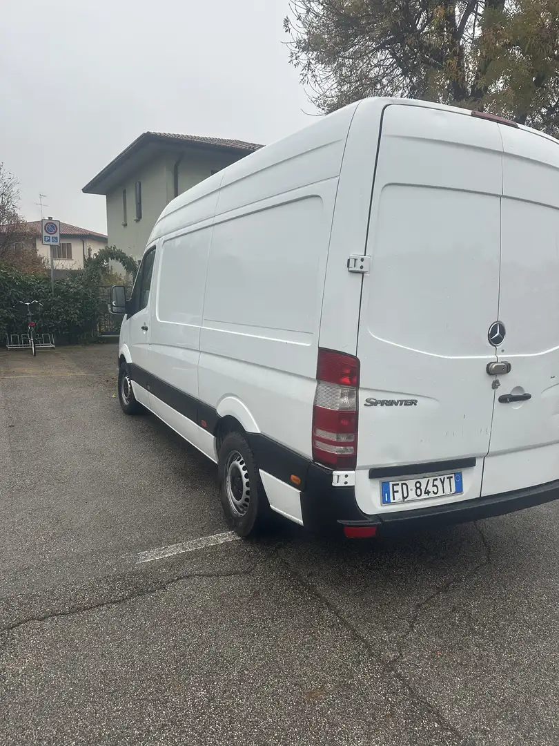 Mercedes-Benz Sprinter - 2
