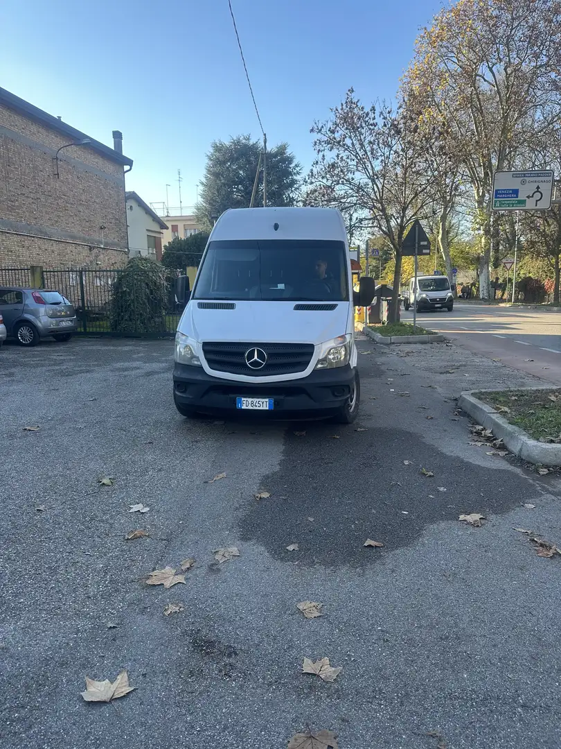 Mercedes-Benz Sprinter - 1