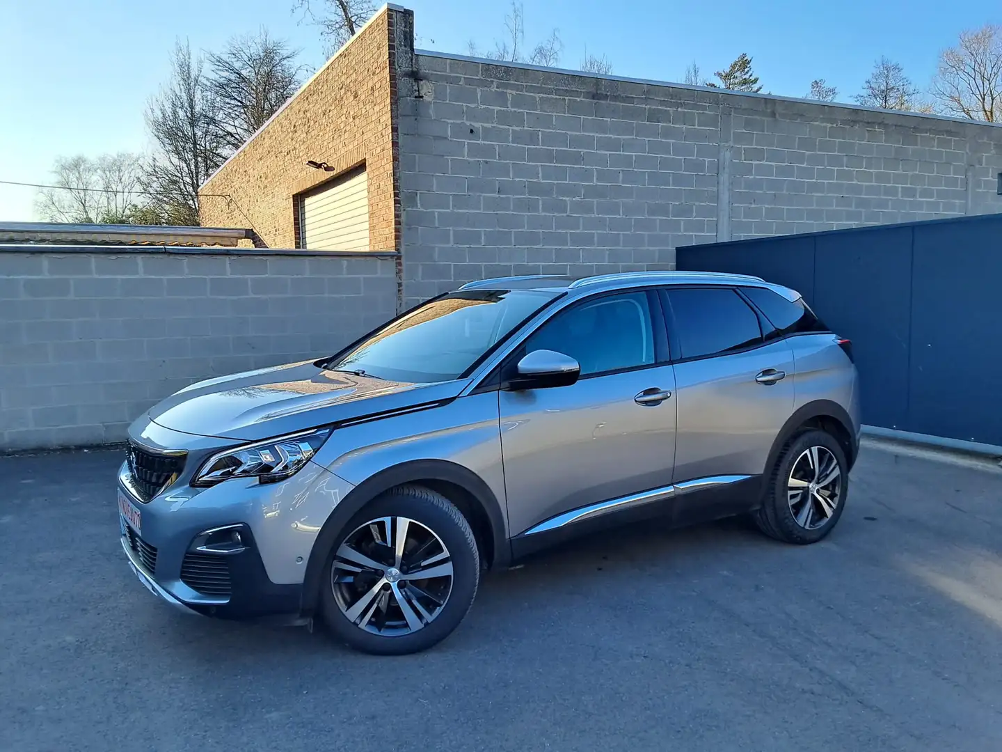 Peugeot 3008 1.5 BlueHDi Allure CARPLAY 360°CAM PANO DAK CRUISE Grau - 2