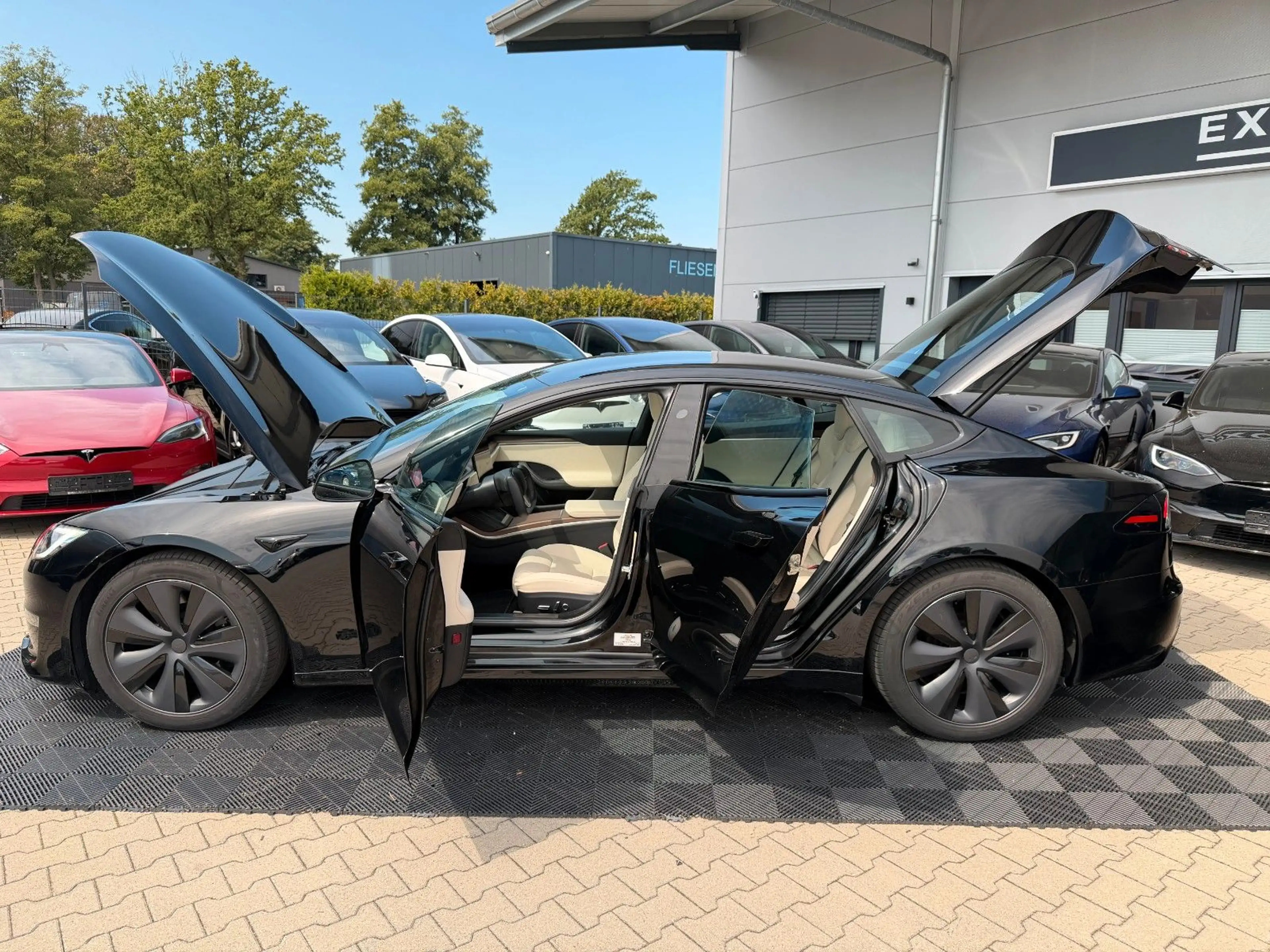 Tesla Model S MODEL S PALLADIUM | MATRIX | KI HARDWARE 4 — photo 2
