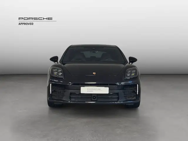 Porsche Panamera view 8
