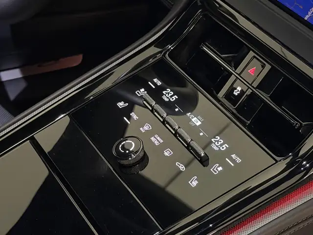 Porsche Panamera view 13
