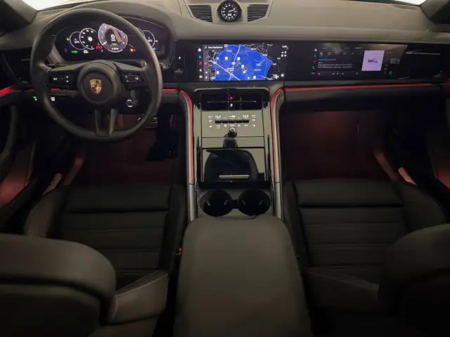Porsche Panamera view 12