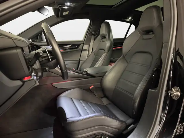 Porsche Panamera view 15