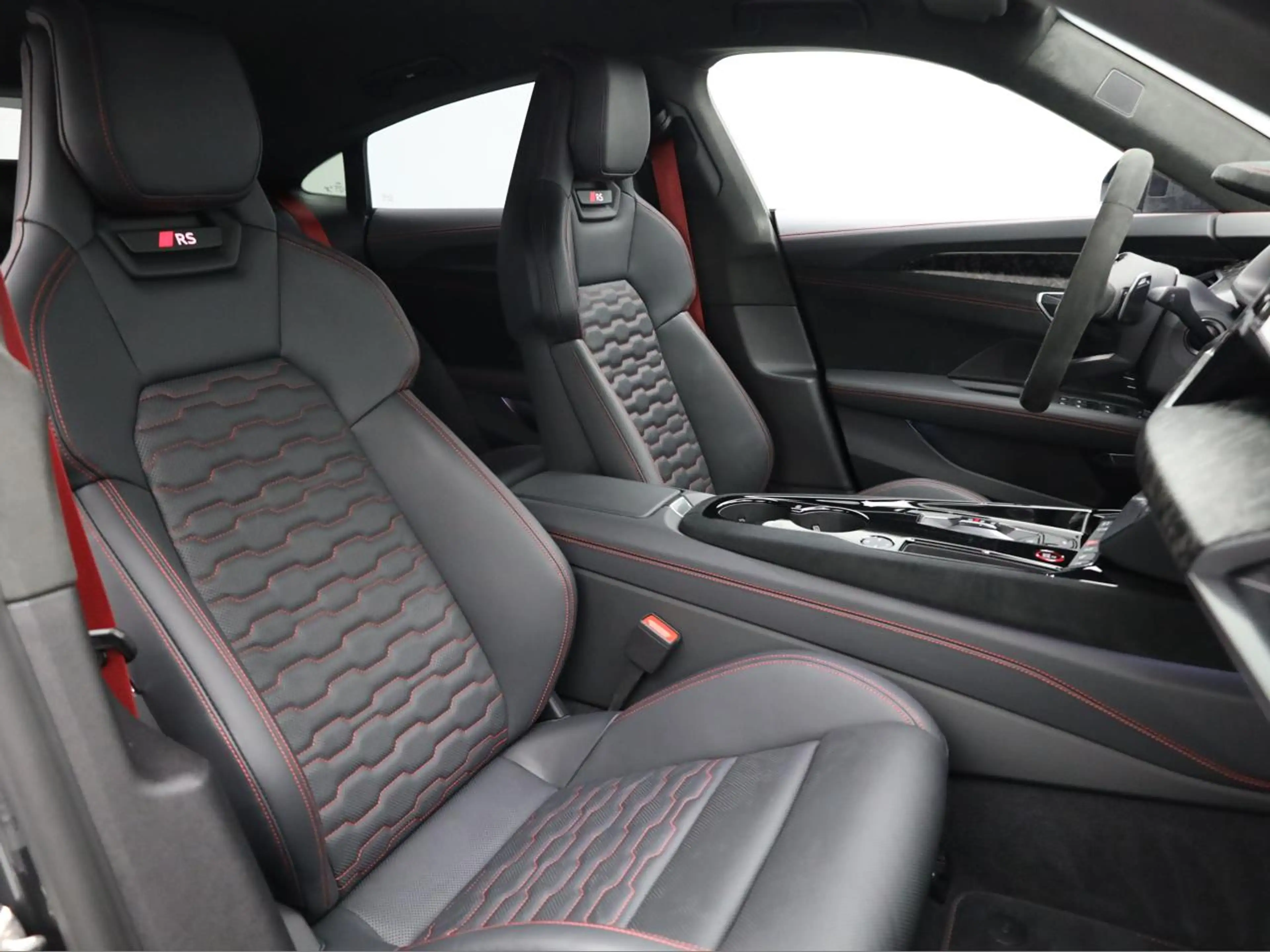Audi RS e-tron GT RS e-Tron GT 105 kWh Quattro Performance — photo 4