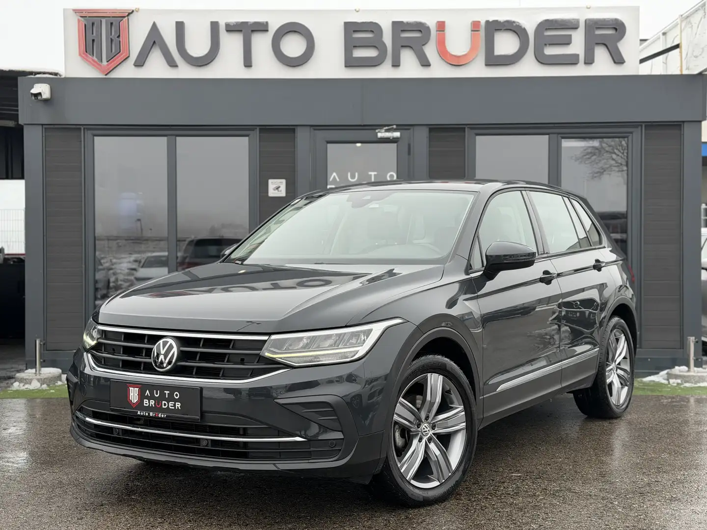 Volkswagen Tiguan 2,0 TDI Life DSG Grau - 2