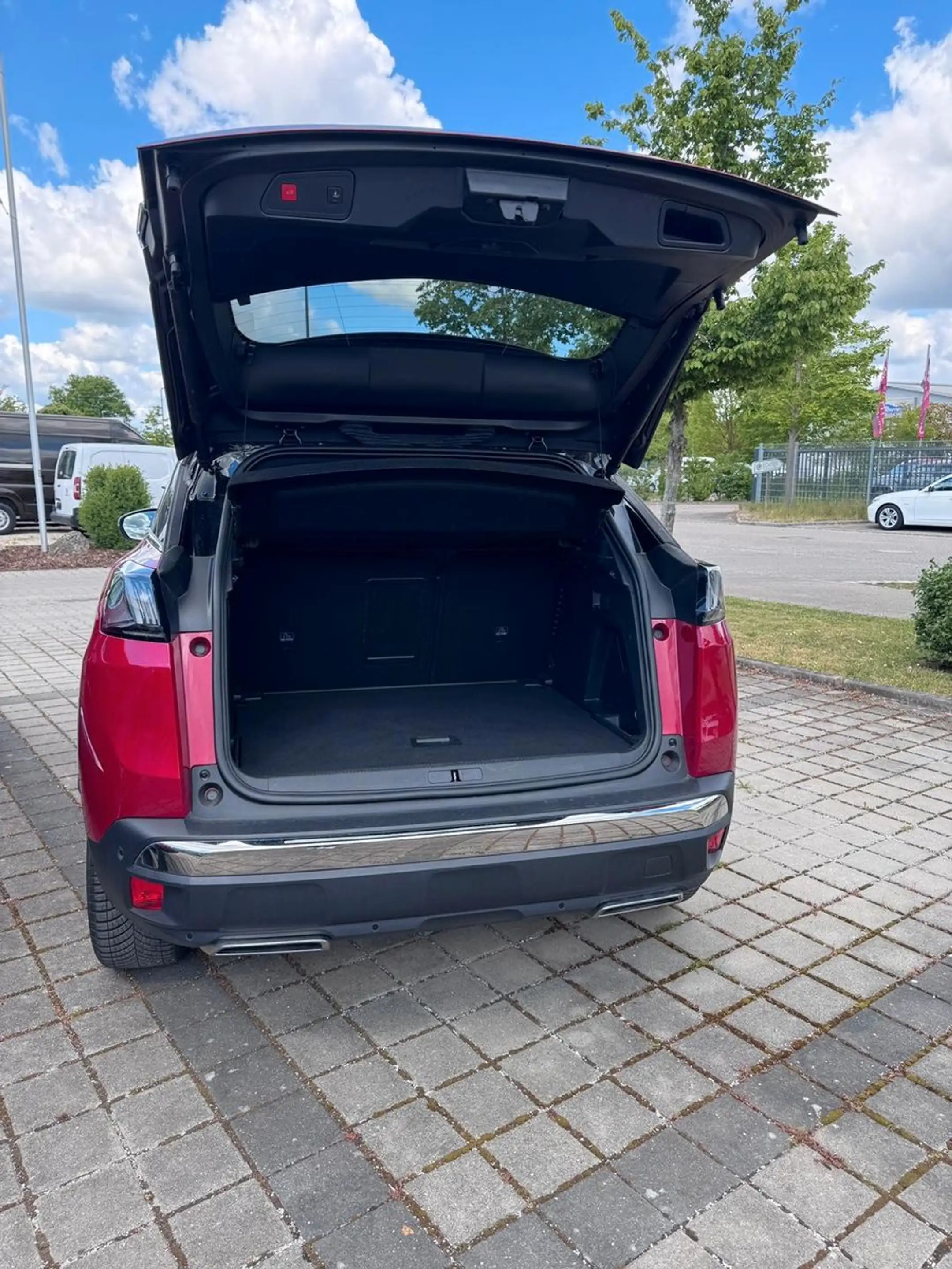 Peugeot 3008 GT 130 EAT8 + Kamera + Navi + SHZ — photo 4