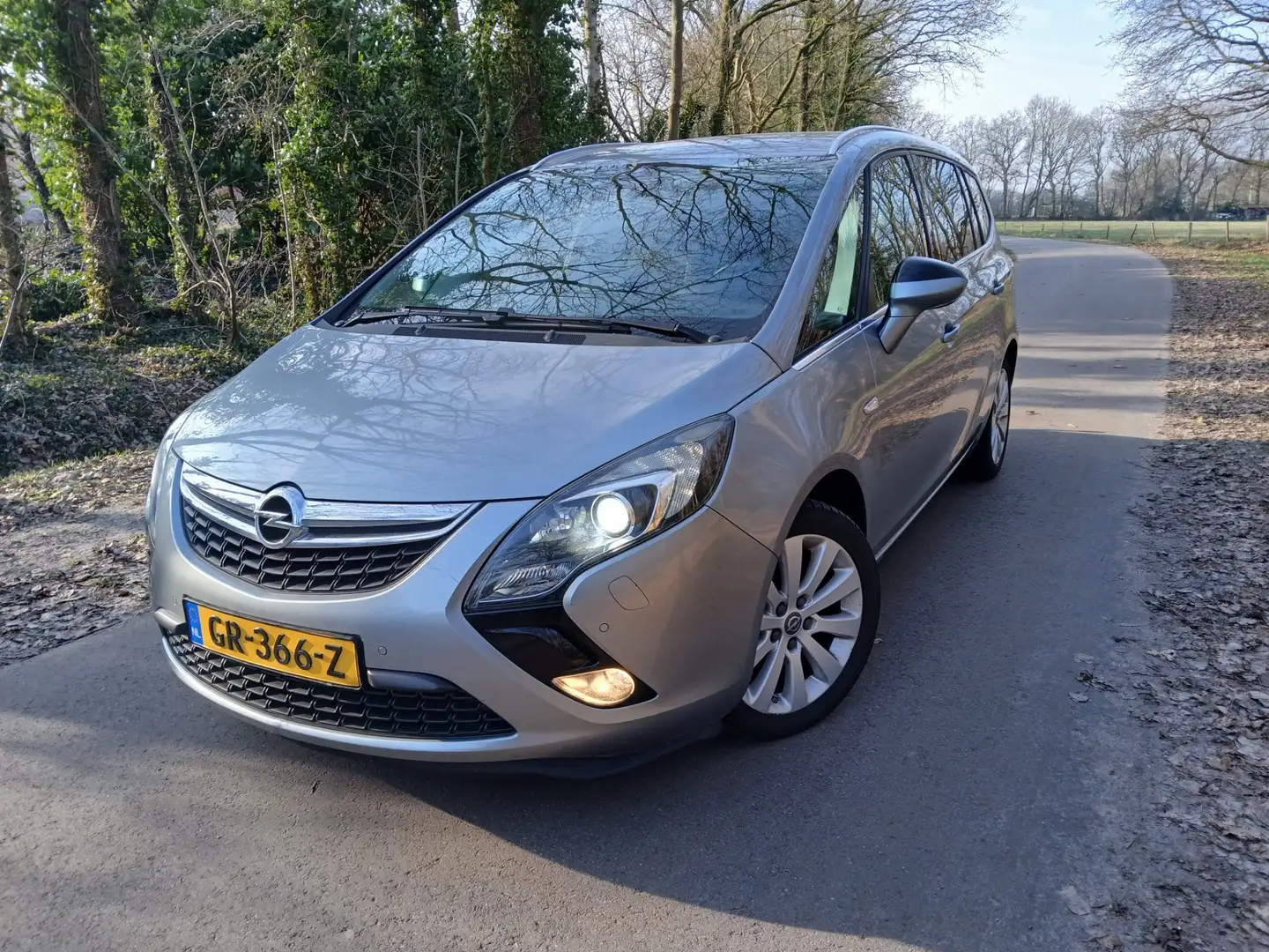 Opel Zafira Tourer 1.4 Cosmo 7p. |AIRCO+CRUISE| Grau - 1