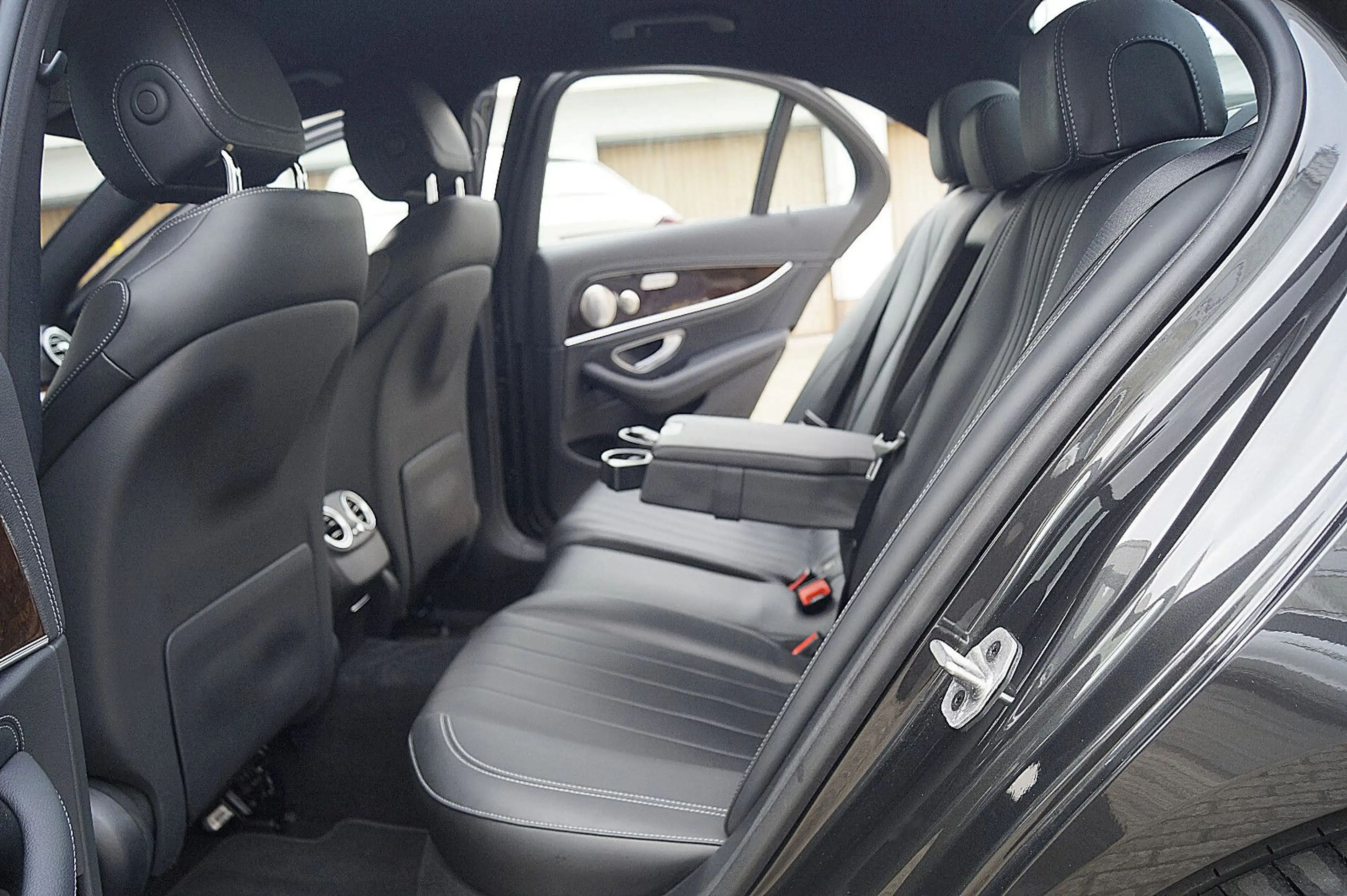 Mercedes-Benz E 450 4M*DISTR*BURMESTER*360°*MEMORY*VOLLLEDER* — photo 13