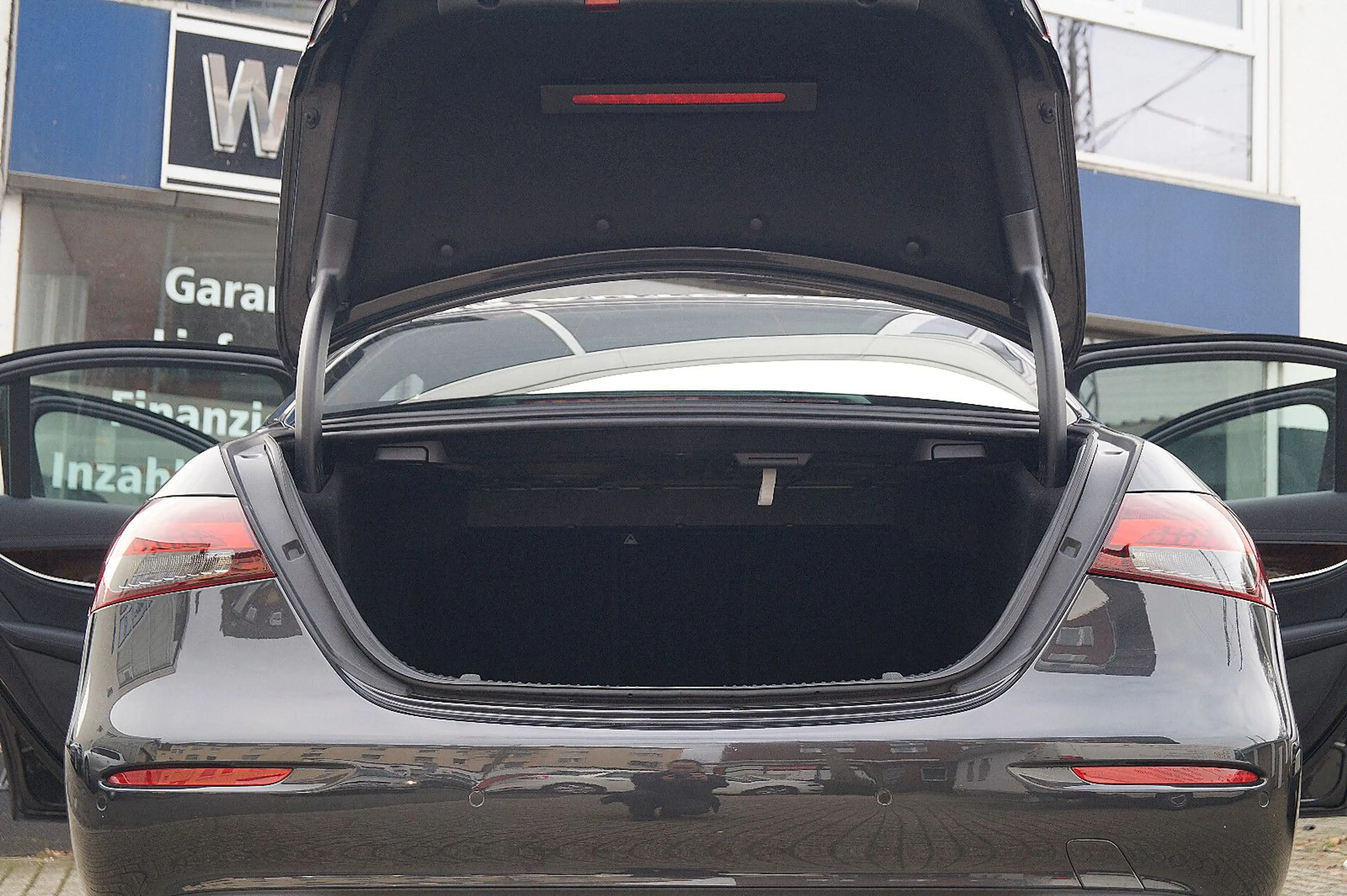 Mercedes-Benz E 450 4M*DISTR*BURMESTER*360°*MEMORY*VOLLLEDER* — photo 9