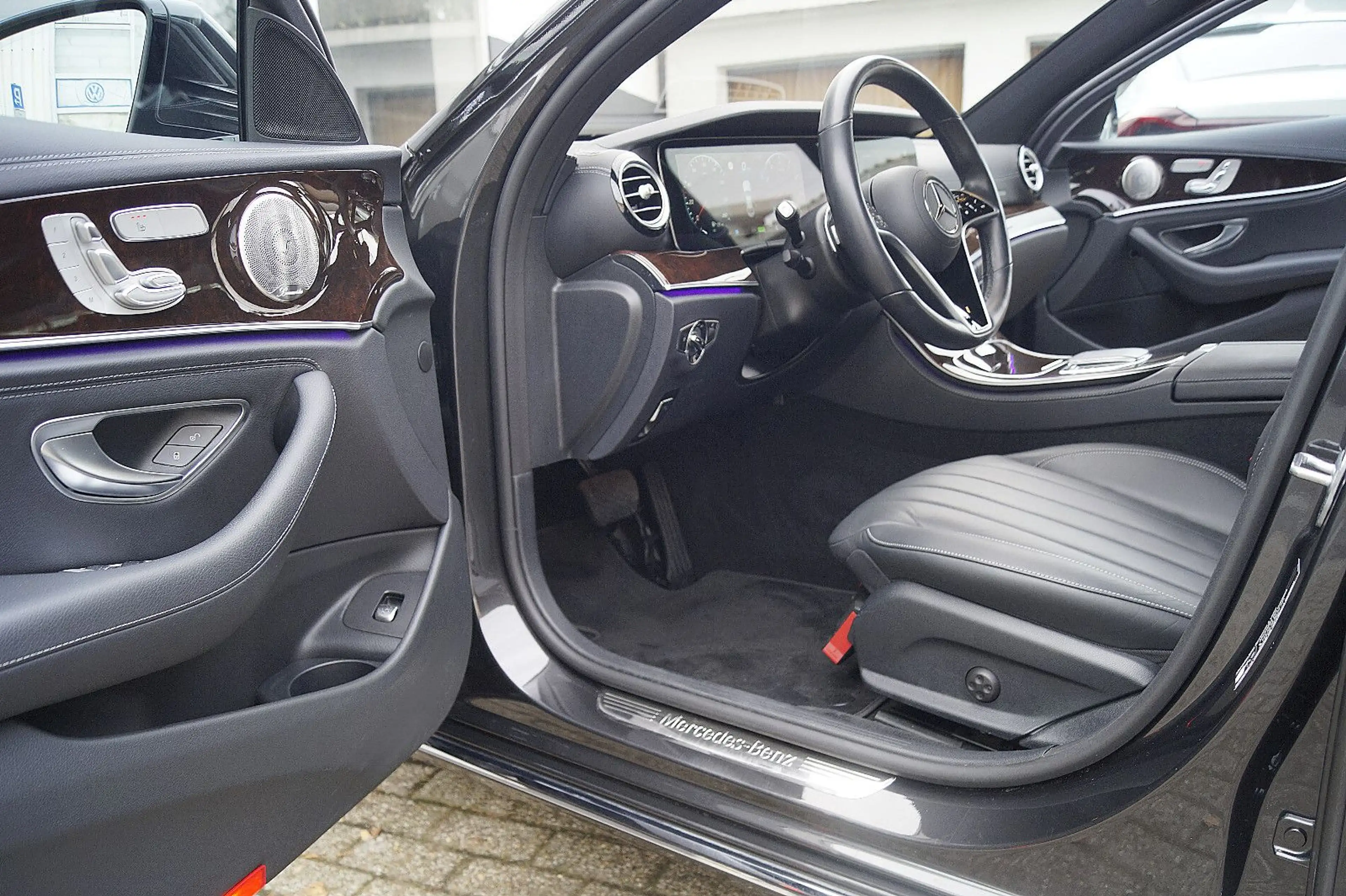 Mercedes-Benz E 450 4M*DISTR*BURMESTER*360°*MEMORY*VOLLLEDER* — photo 10