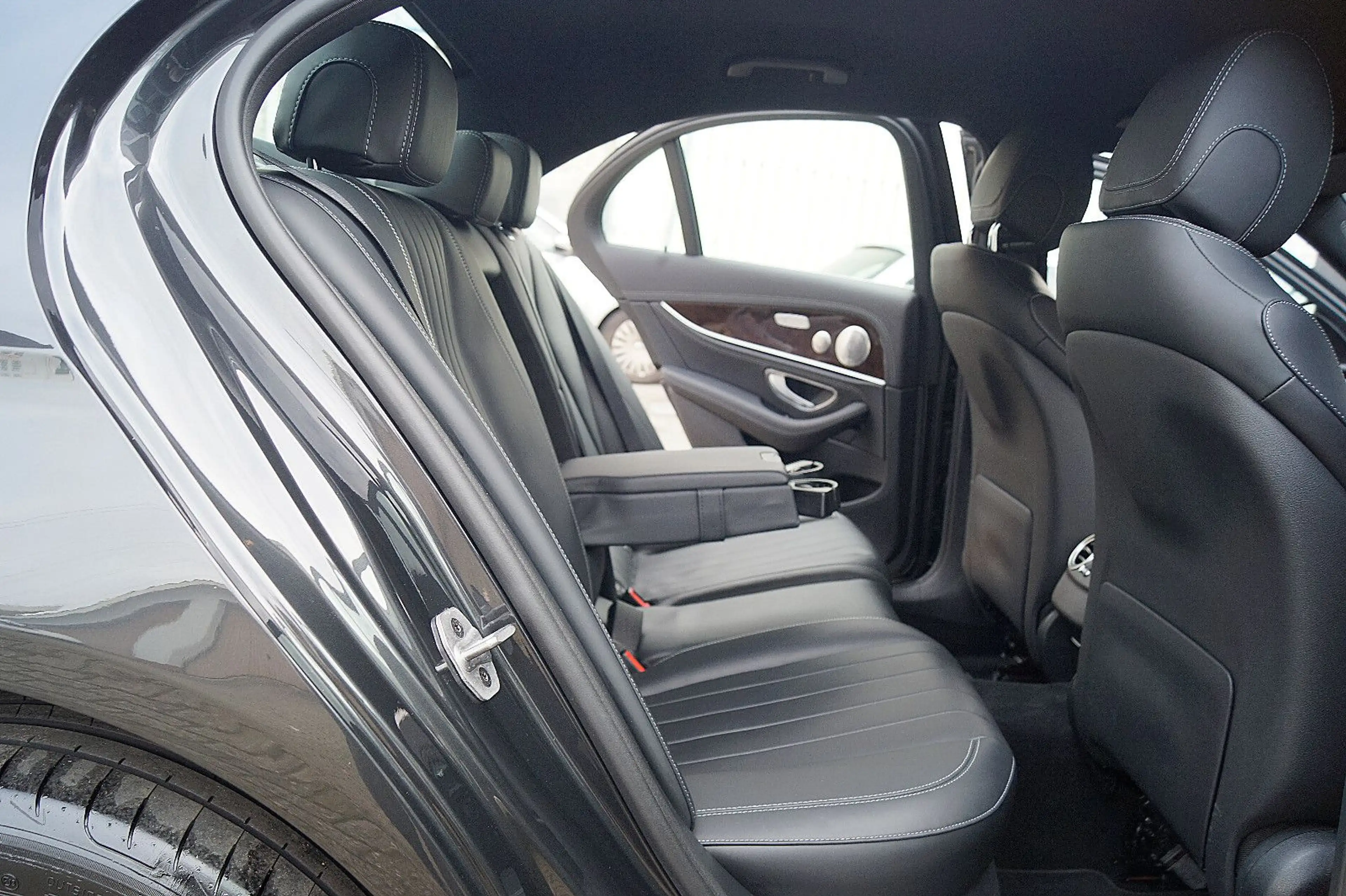 Mercedes-Benz E 450 4M*DISTR*BURMESTER*360°*MEMORY*VOLLLEDER* — photo 12