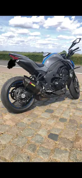 Kawasaki Z 1000 - foto 2