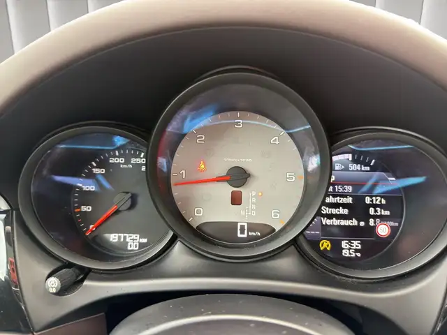 Porsche Macan view 13