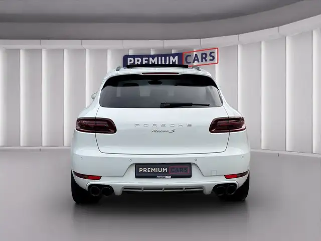 Porsche Macan view 4
