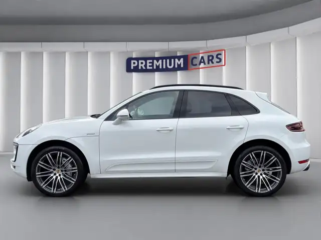Porsche Macan view 2