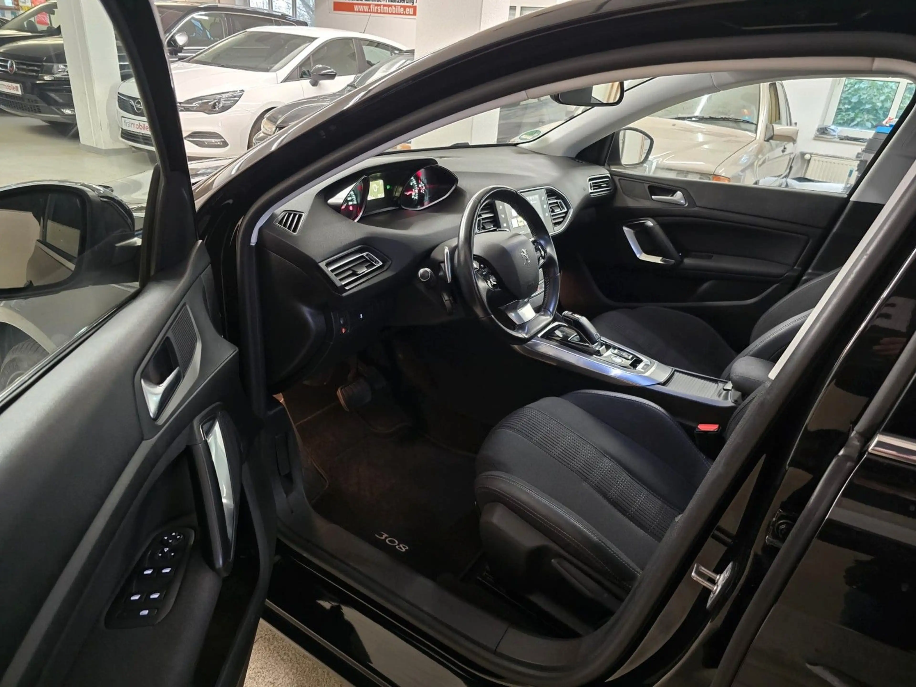Peugeot 308 Allure*Automatik*PANORAMA*Navi*R.Kamera+PDC — photo 9