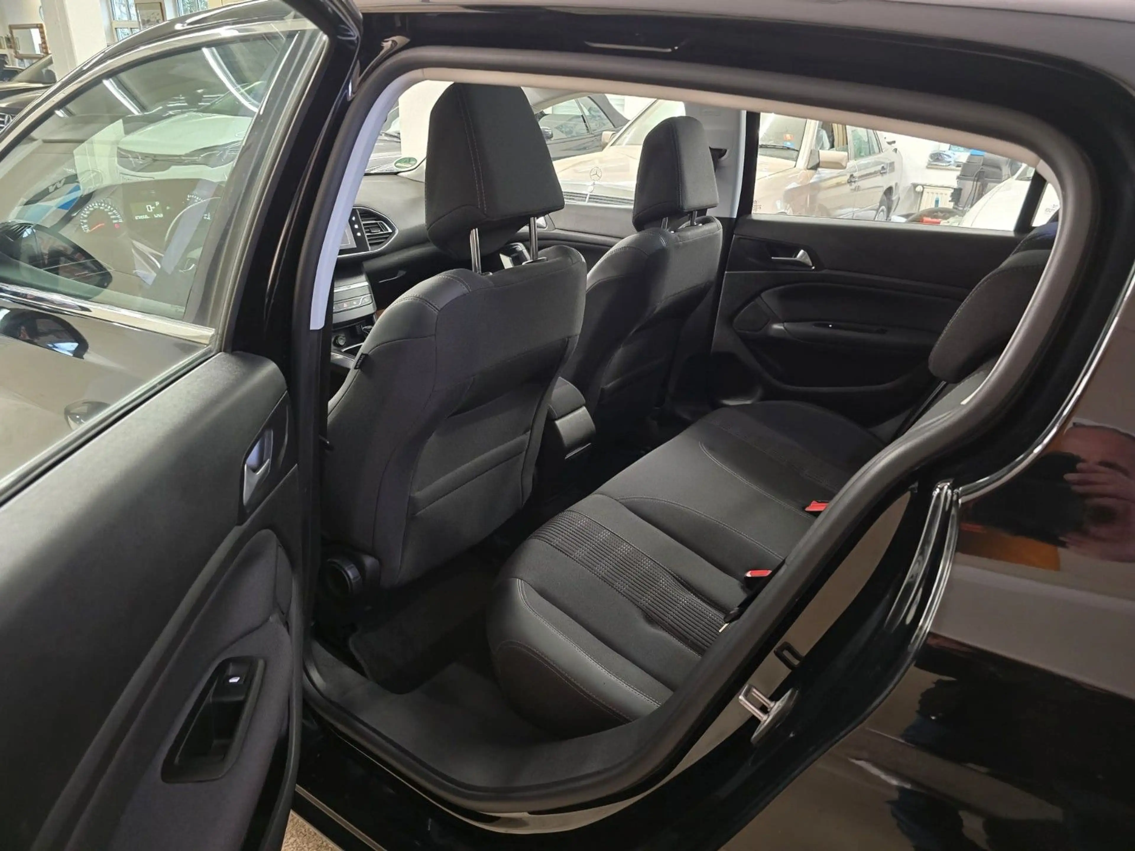 Peugeot 308 Allure*Automatik*PANORAMA*Navi*R.Kamera+PDC — photo 13