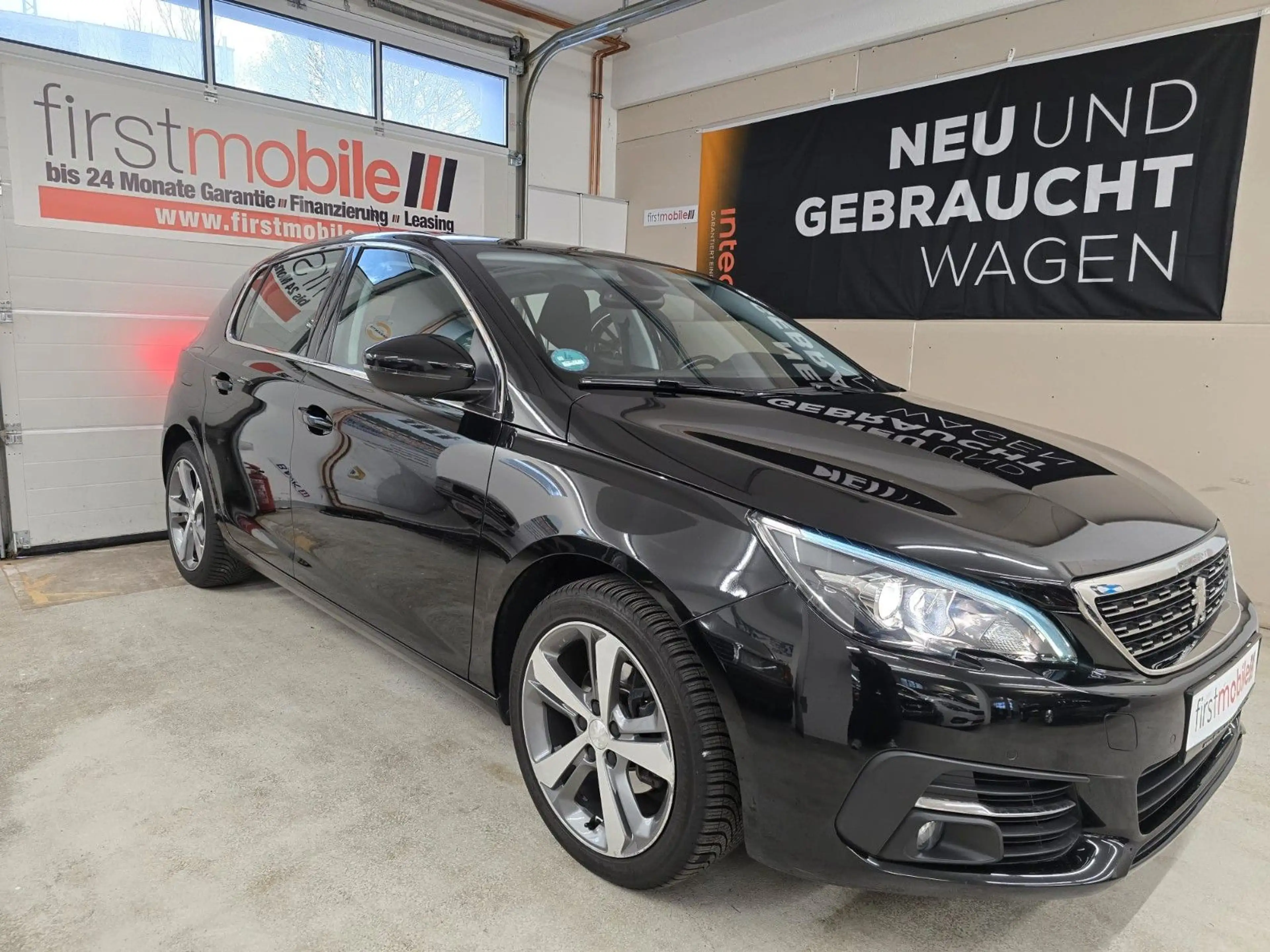 Peugeot 308 Allure*Automatik*PANORAMA*Navi*R.Kamera+PDC
