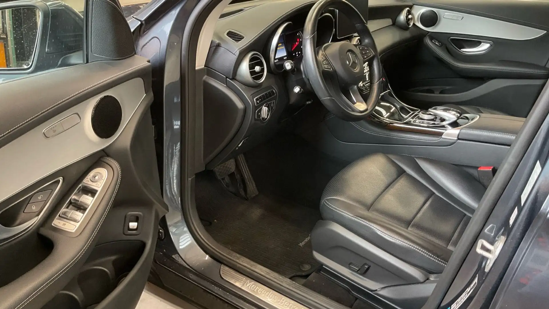 Mercedes-Benz GLC 220 d 4Matic Exclusive "LED, Kamera, ACC" Gris - 2